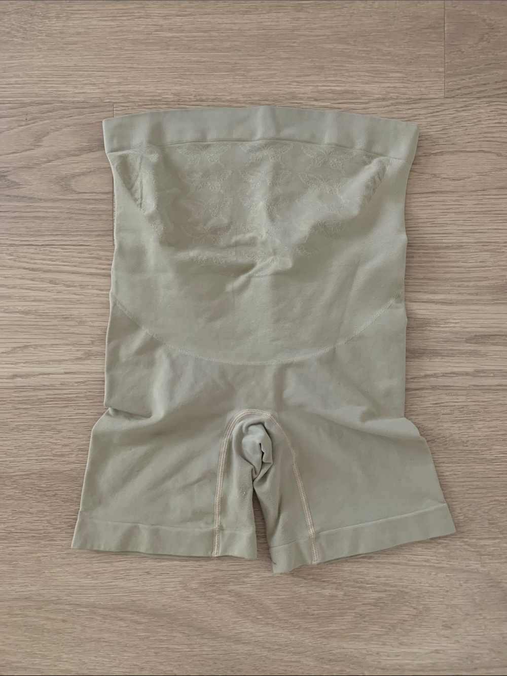 Pregnancy High-Waist Shaping Shorts in Light Sage